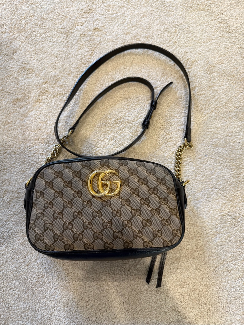 Gucci Marmont Small GG Monogram Matelasse Crossbody Bag in Beige/Black